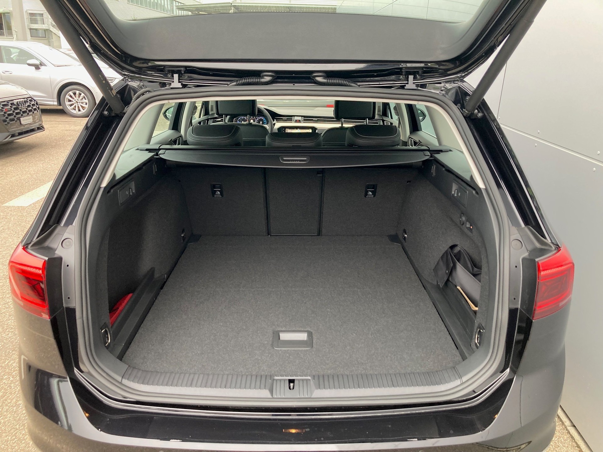 VW Elegance-image-9