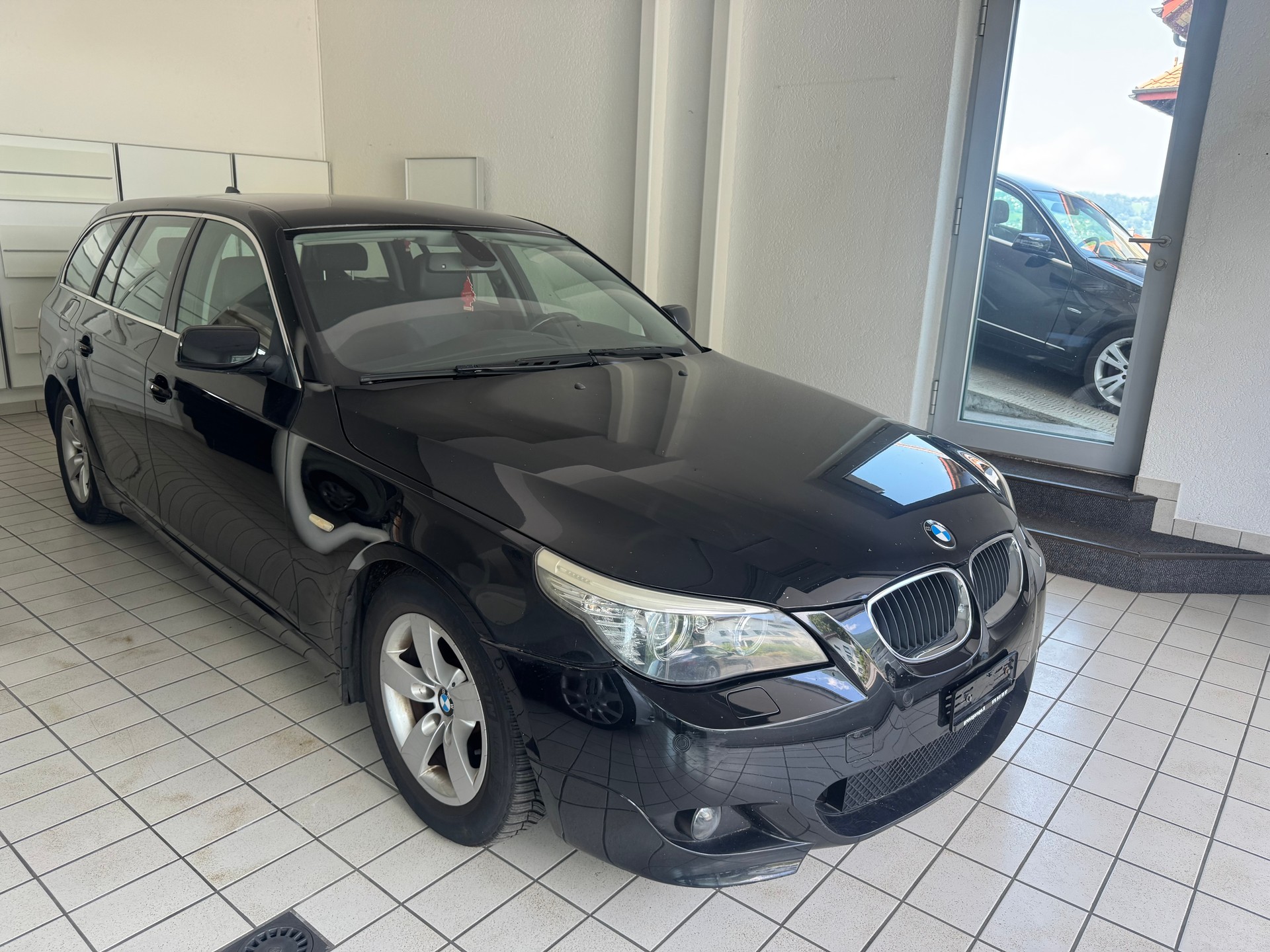 BMW 520d Touring Steptronic-image-1
