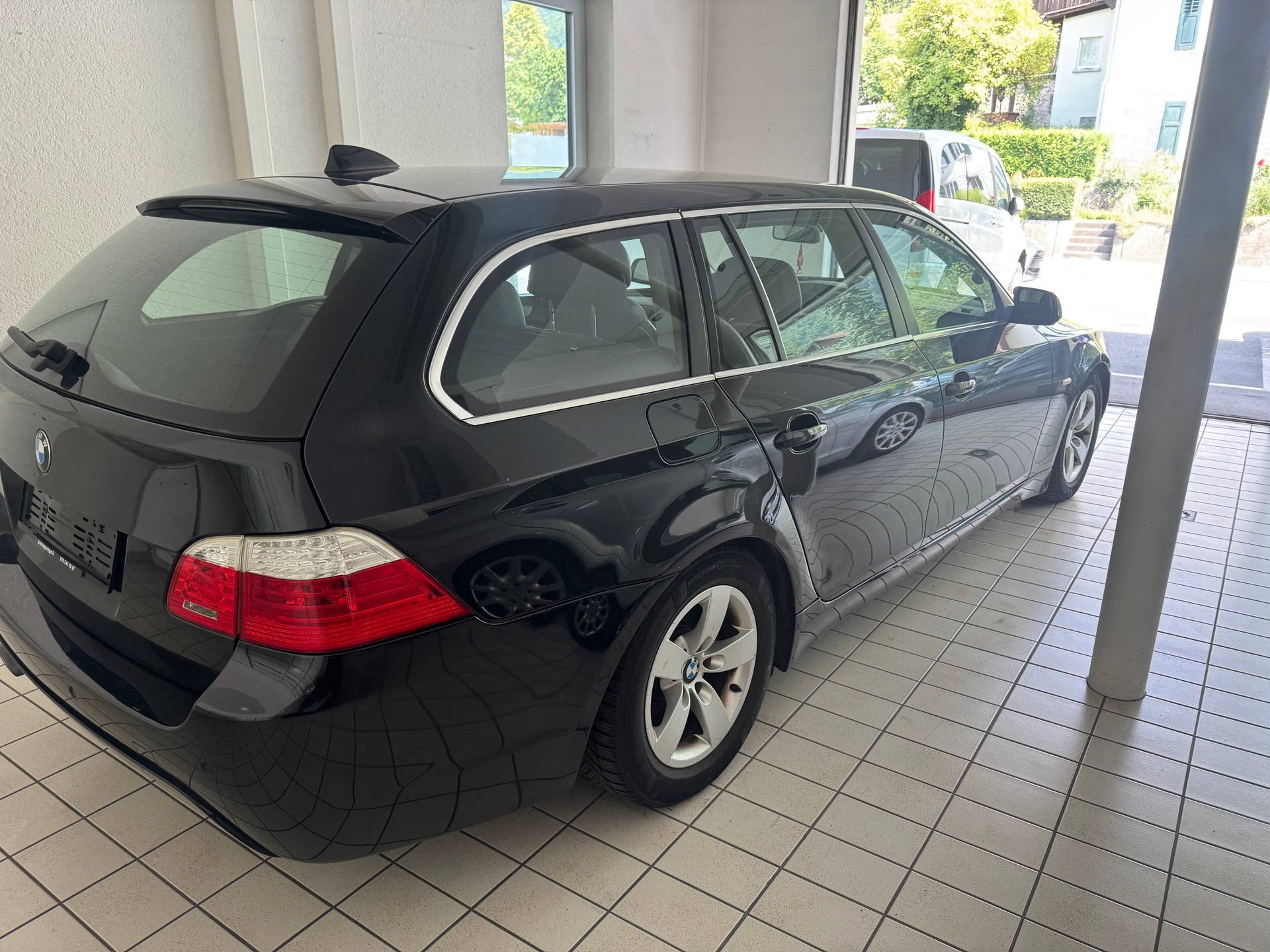 BMW 520d Touring Steptronic-image-8
