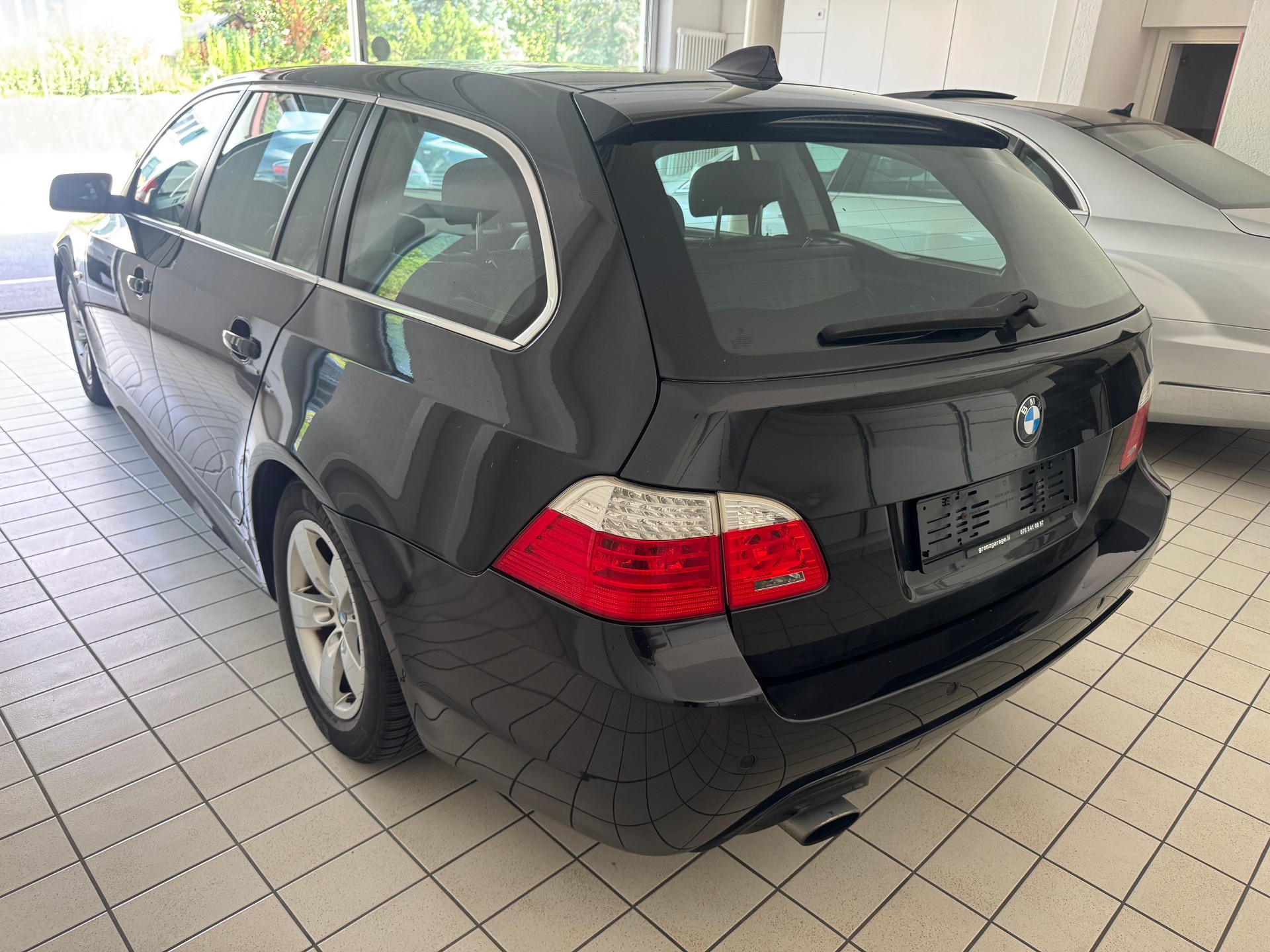 BMW 520d Touring Steptronic-image-7