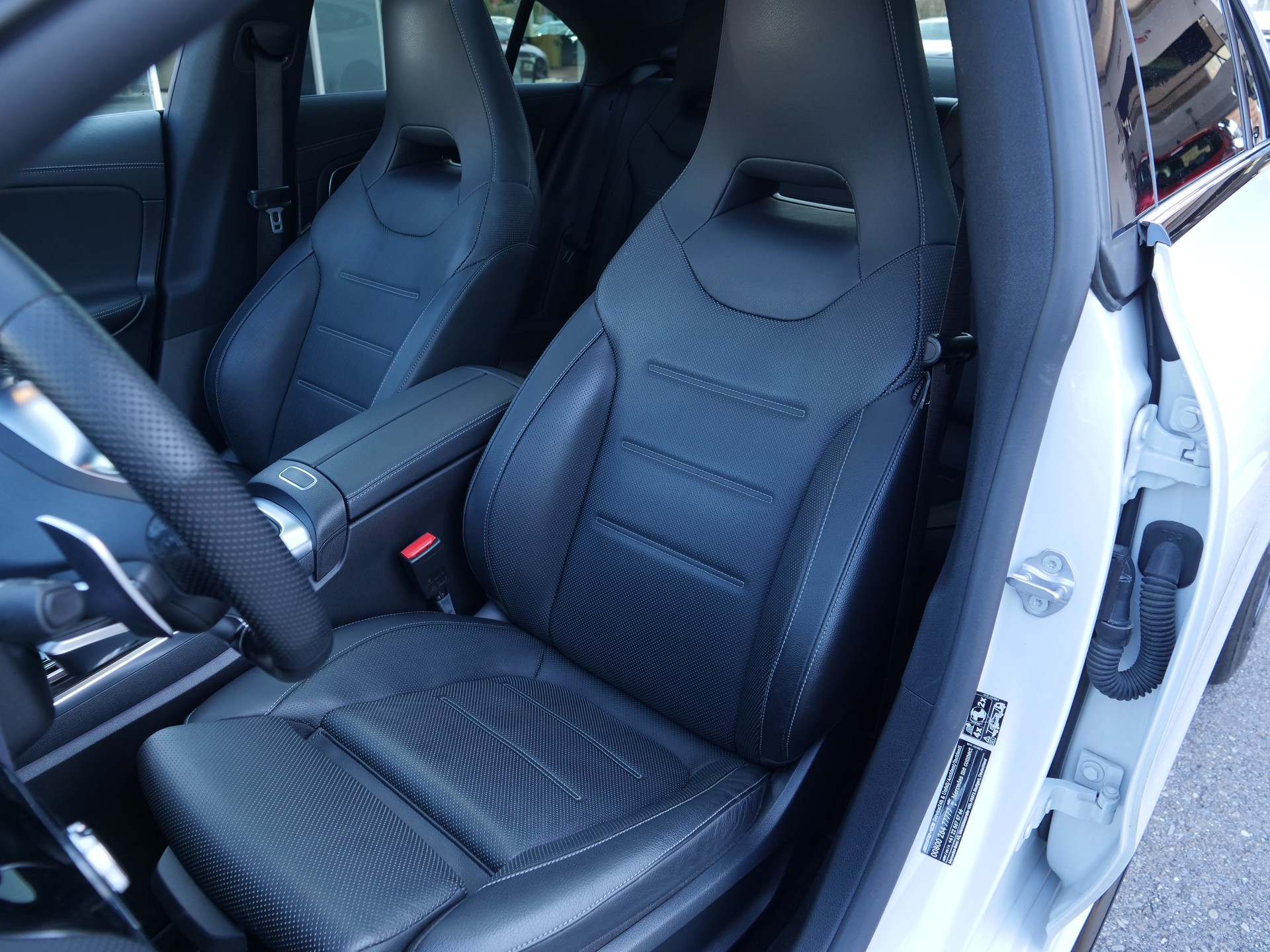 MERCEDES-BENZ CLA 45 S AMG 4Matic+ 8G-DCT-image-6