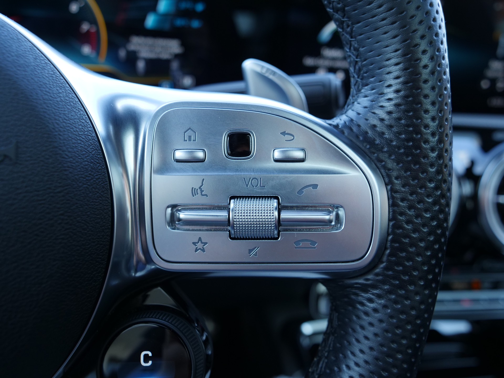 MERCEDES-BENZ CLA 45 S AMG 4Matic+ 8G-DCT-image-13