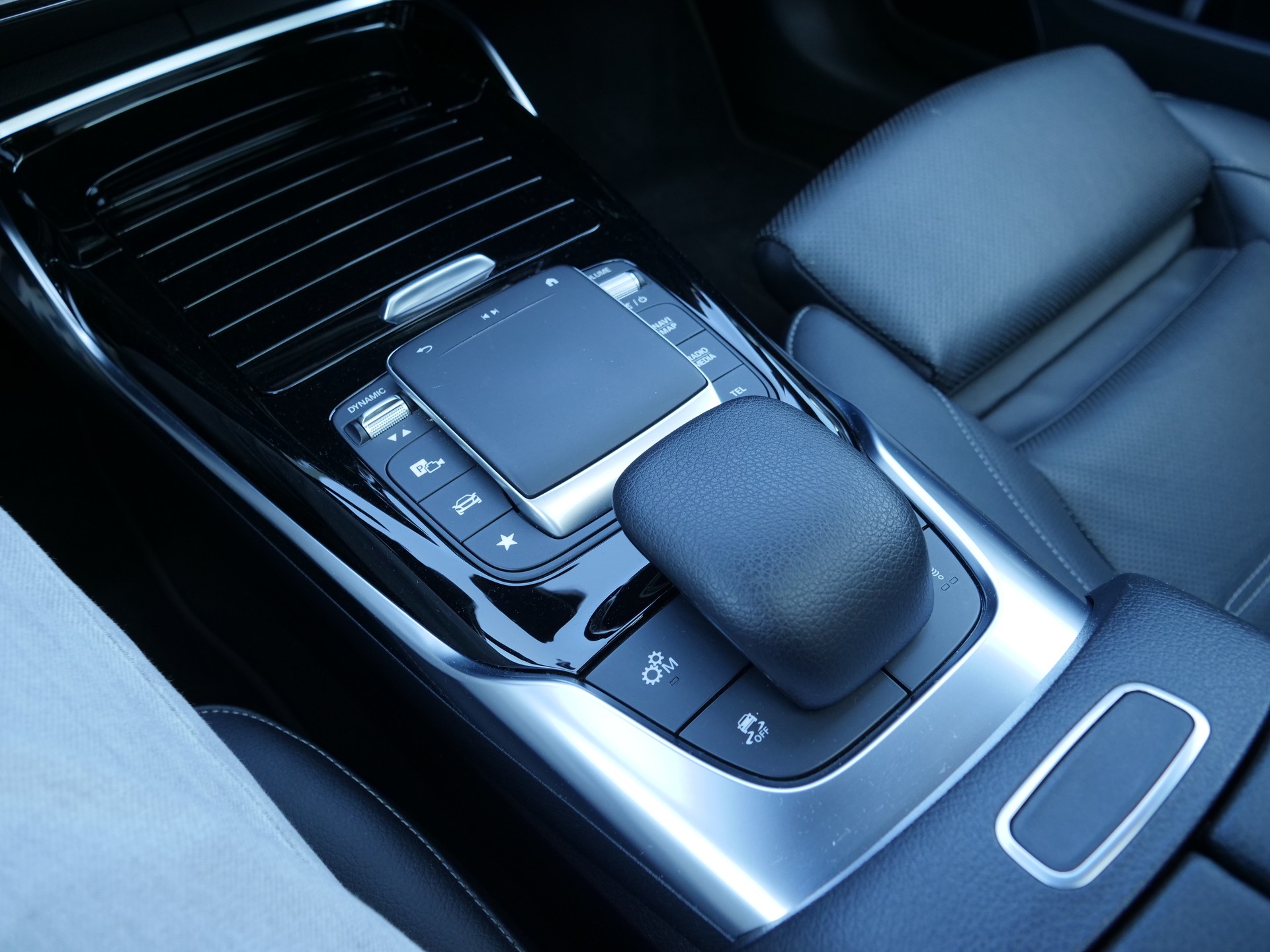 MERCEDES-BENZ CLA 45 S AMG 4Matic+ 8G-DCT-image-24