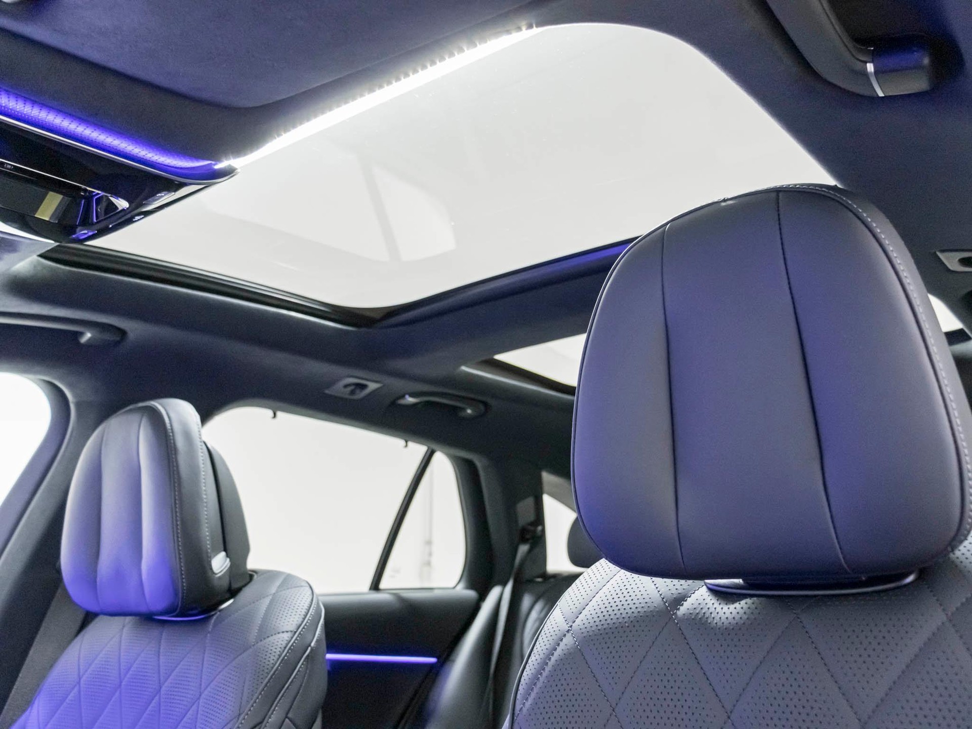 MERCEDES-BENZ E 450 d 4MATIC T-Modell-image-11