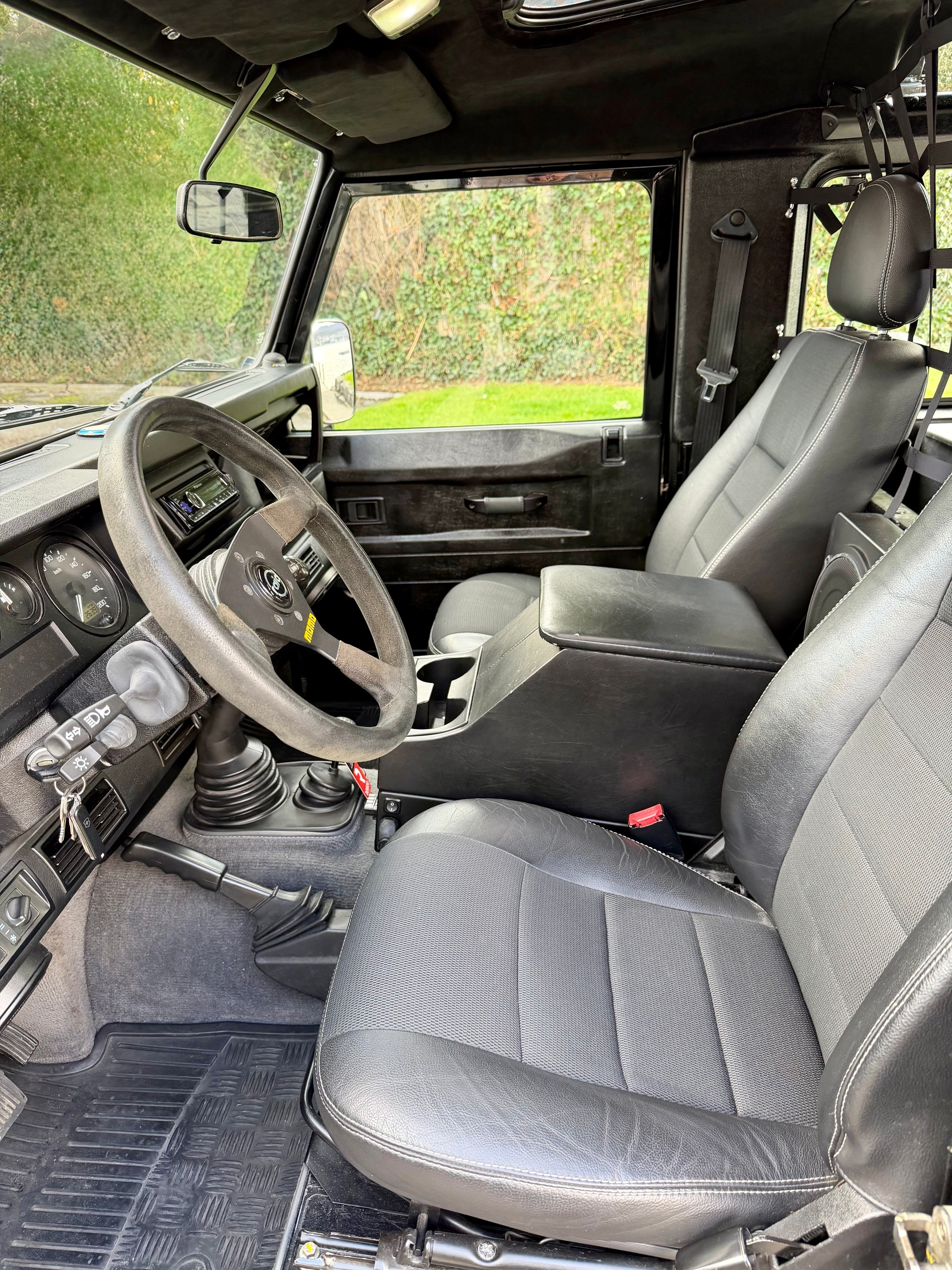 LAND ROVER Defender 90 CSW 2.5 Td5-image-6