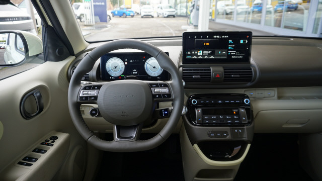 HYUNDAI Inster 49kWh Amplia-image-10