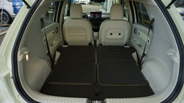 HYUNDAI Inster 49kWh Amplia-image-7