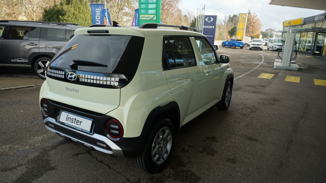 HYUNDAI Inster 49kWh Amplia-image-4