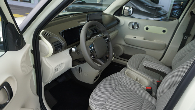 HYUNDAI Inster 49kWh Amplia-image-9