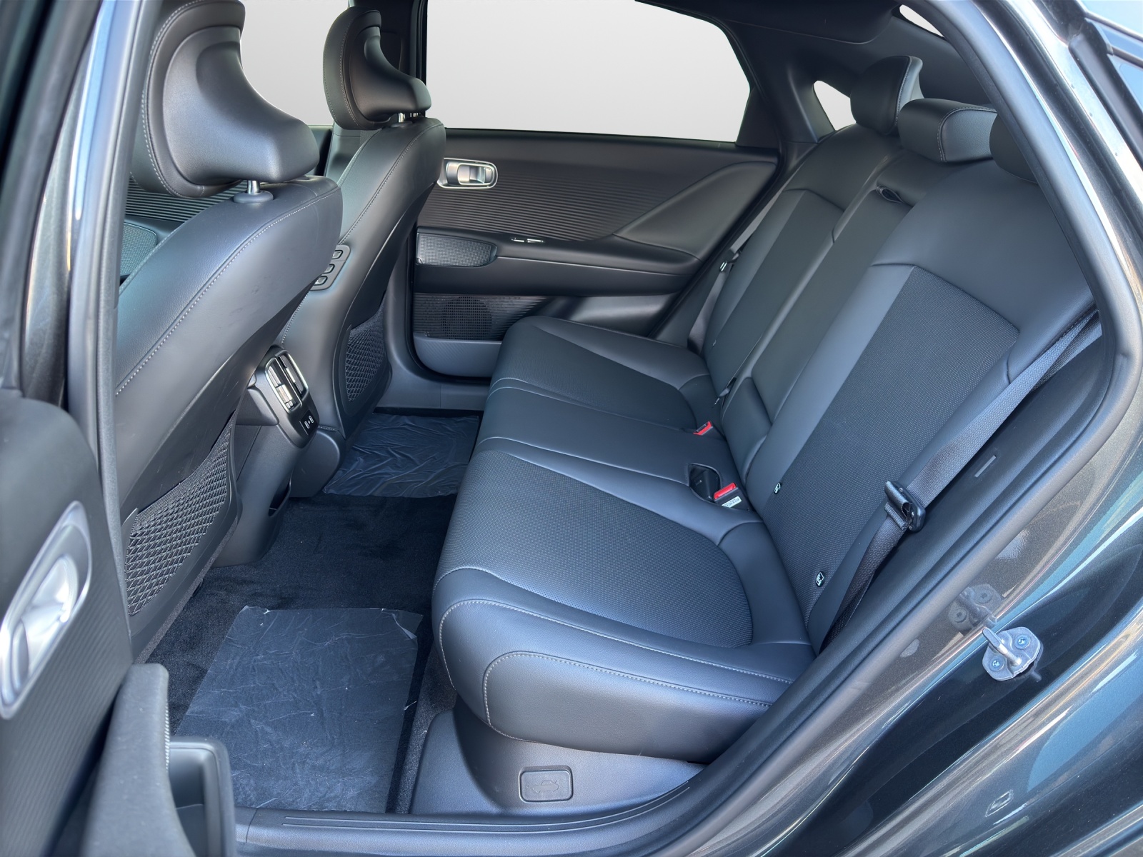 HYUNDAI Ioniq 6 Launch Edition 4WD 77.4kWh-image-7