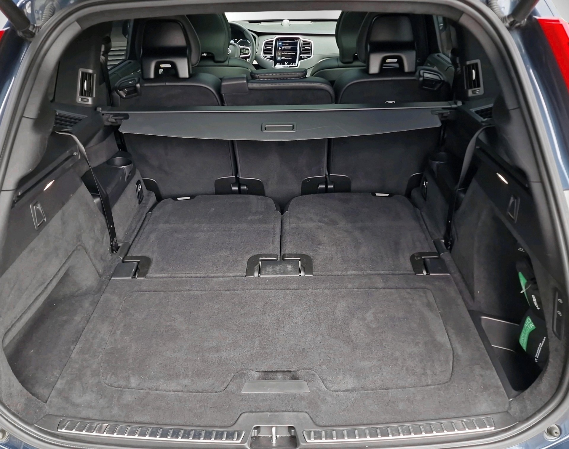 VOLVO XC90 T8 eAWD R-Design-image-13