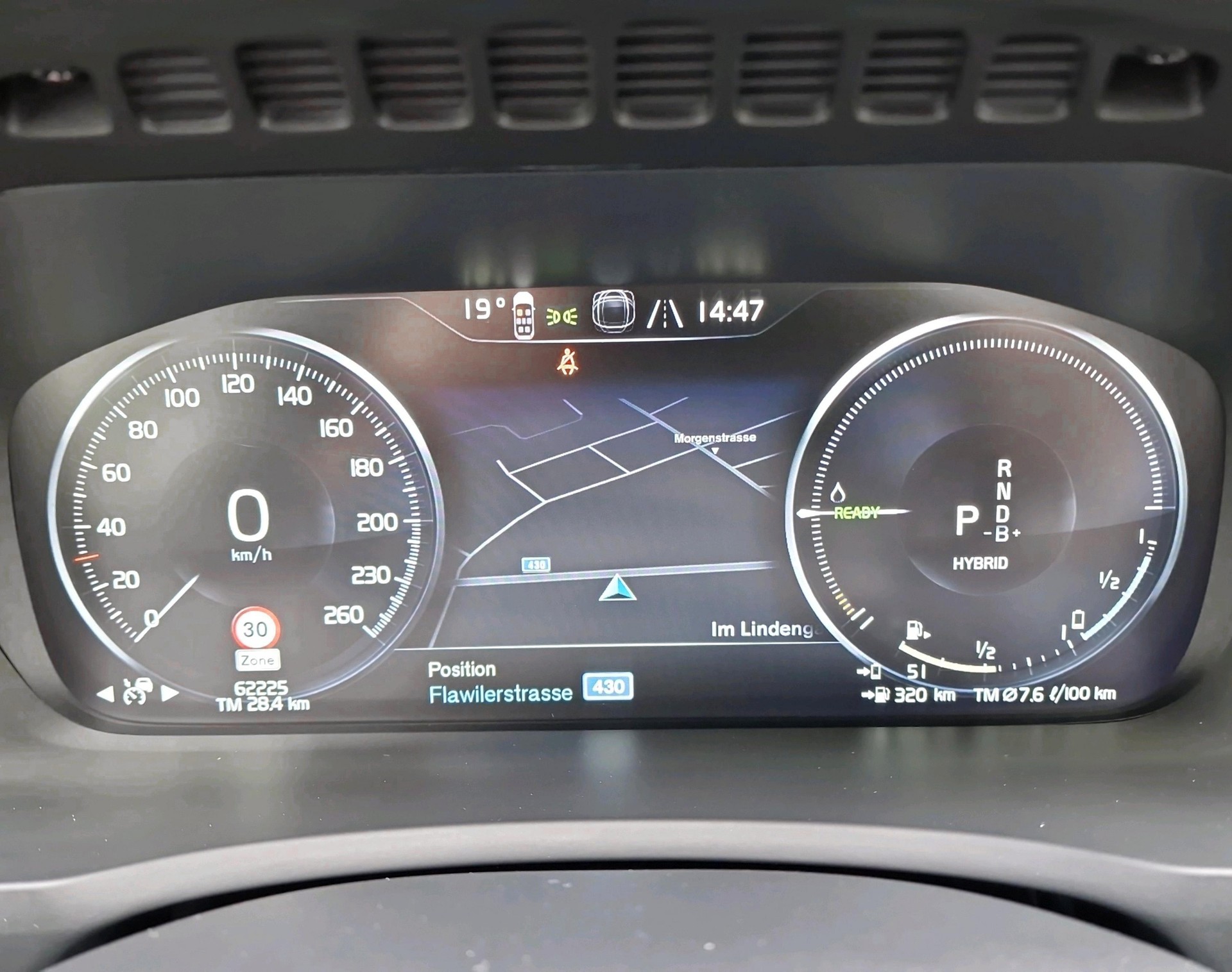 VOLVO XC90 T8 eAWD R-Design-image-11