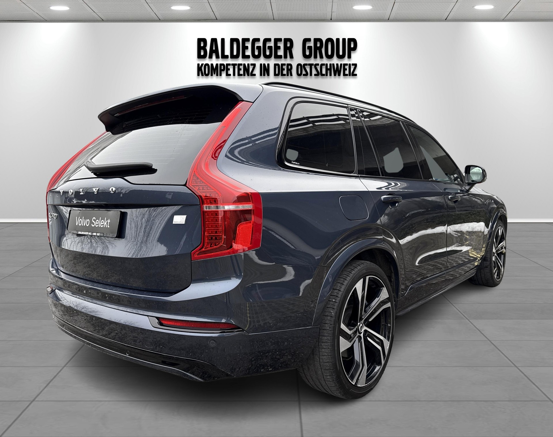 VOLVO XC90 T8 eAWD R-Design-image-2