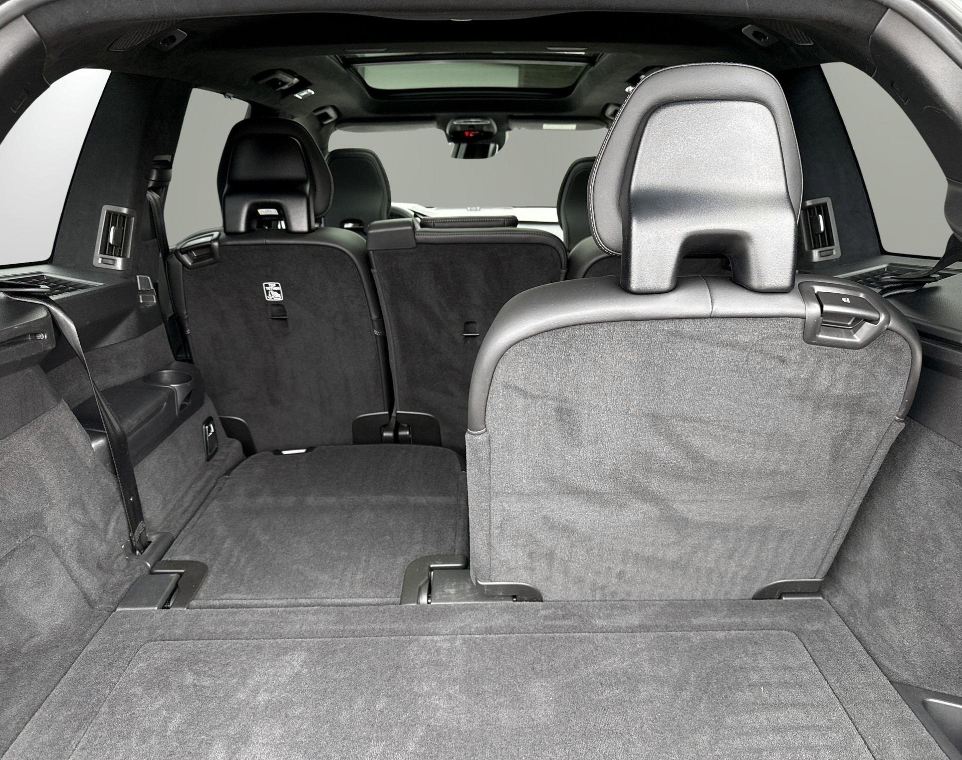 VOLVO XC90 T8 eAWD R-Design-image-16