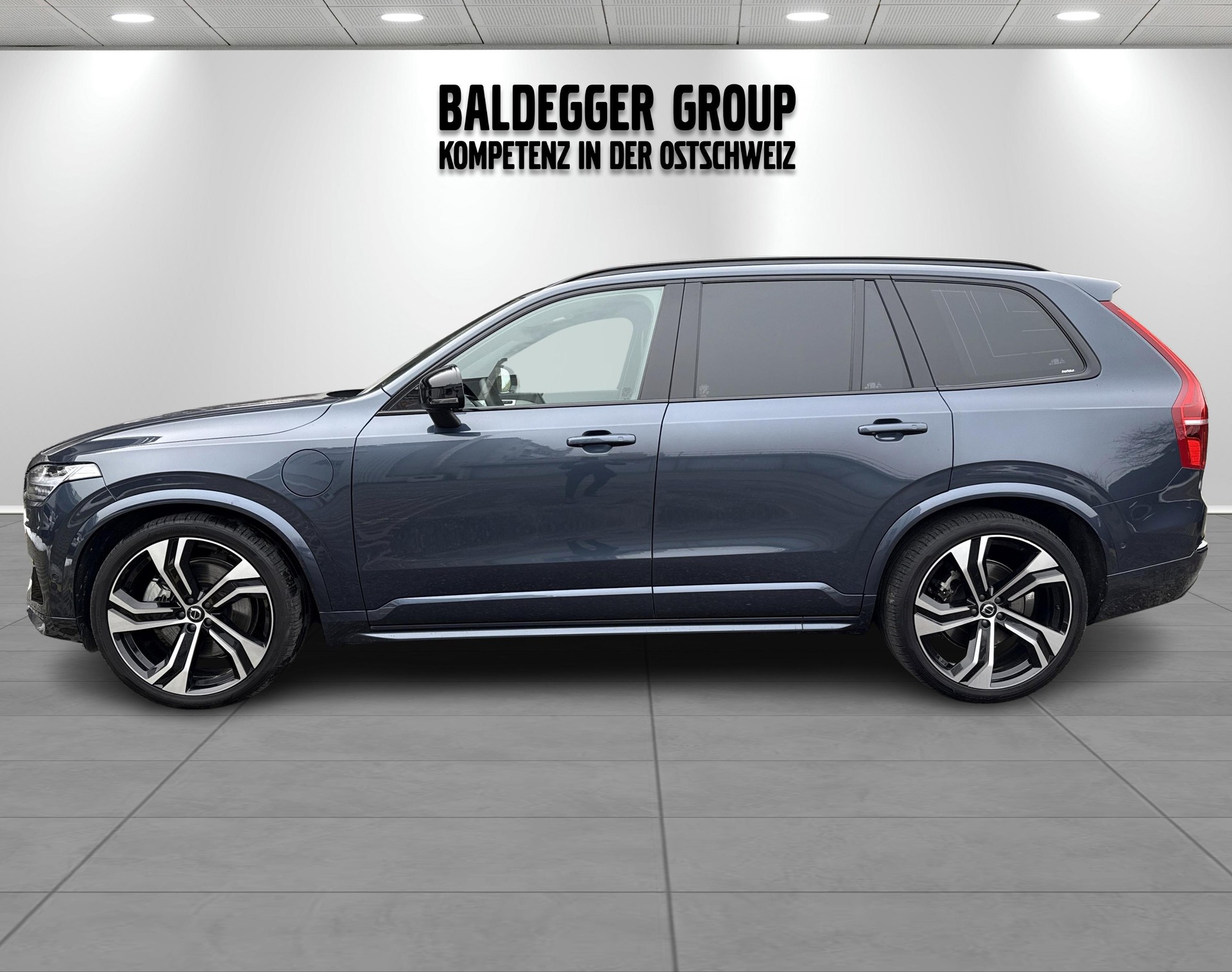 VOLVO XC90 T8 eAWD R-Design-image-8