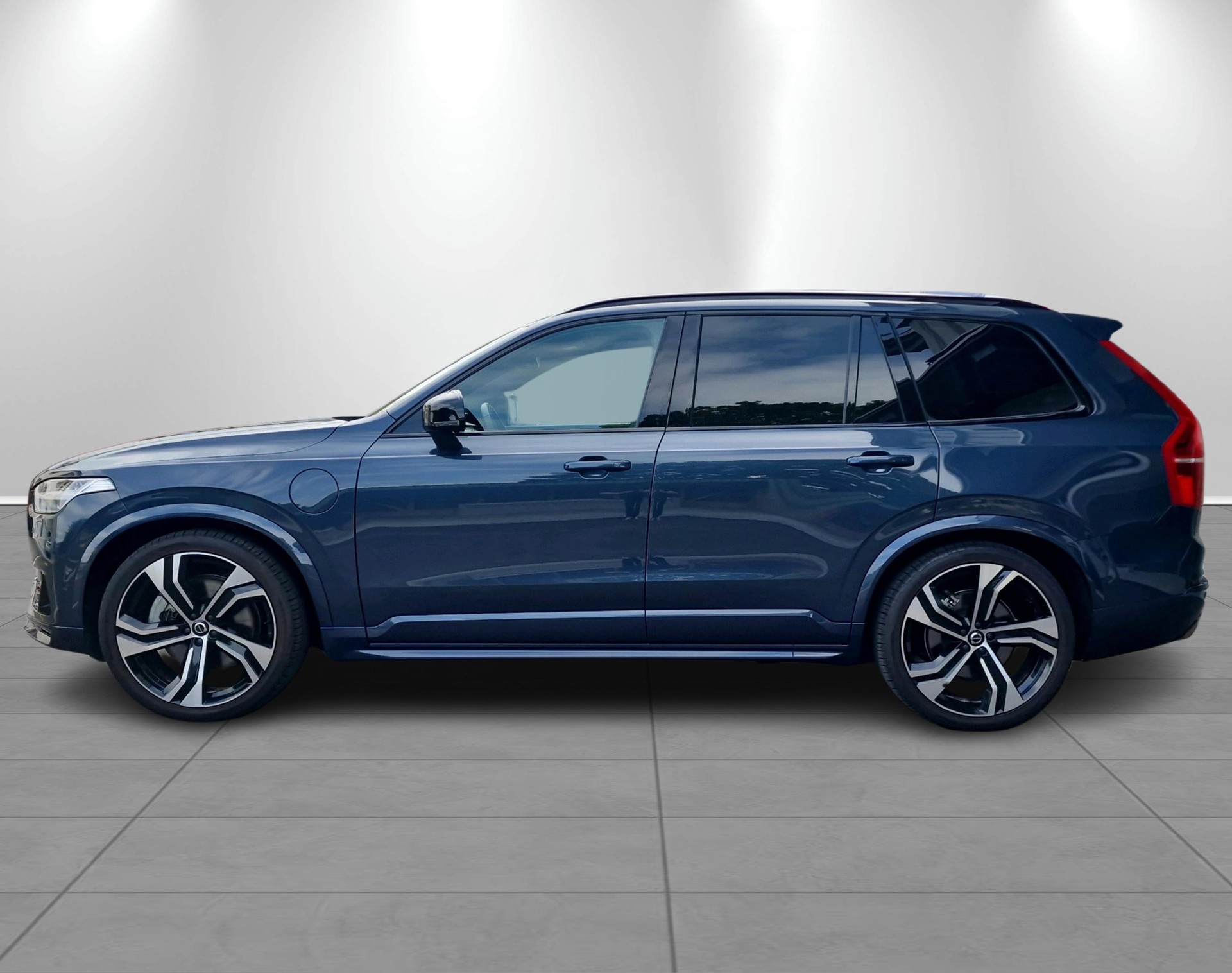 VOLVO XC90 T8 eAWD R-Design-image-2