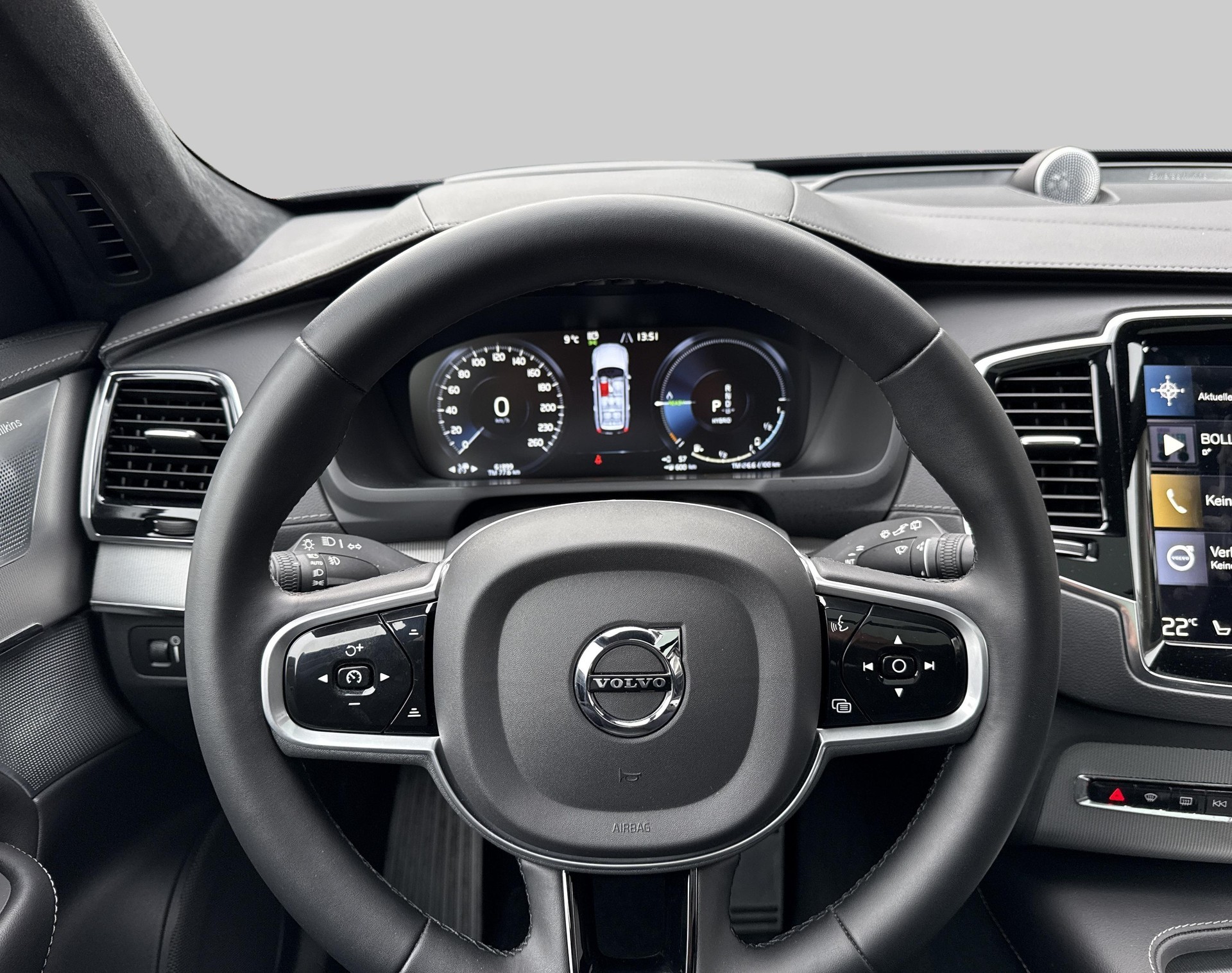 VOLVO XC90 T8 eAWD R-Design-image-12