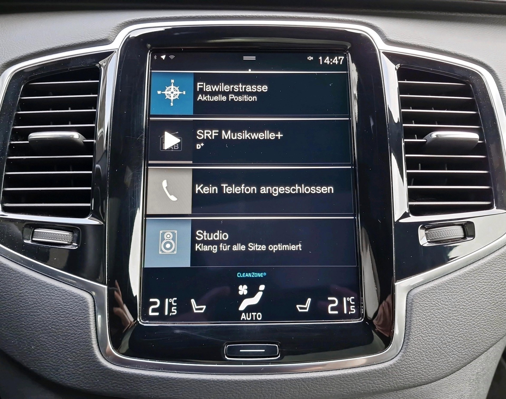 VOLVO XC90 T8 eAWD R-Design-image-12