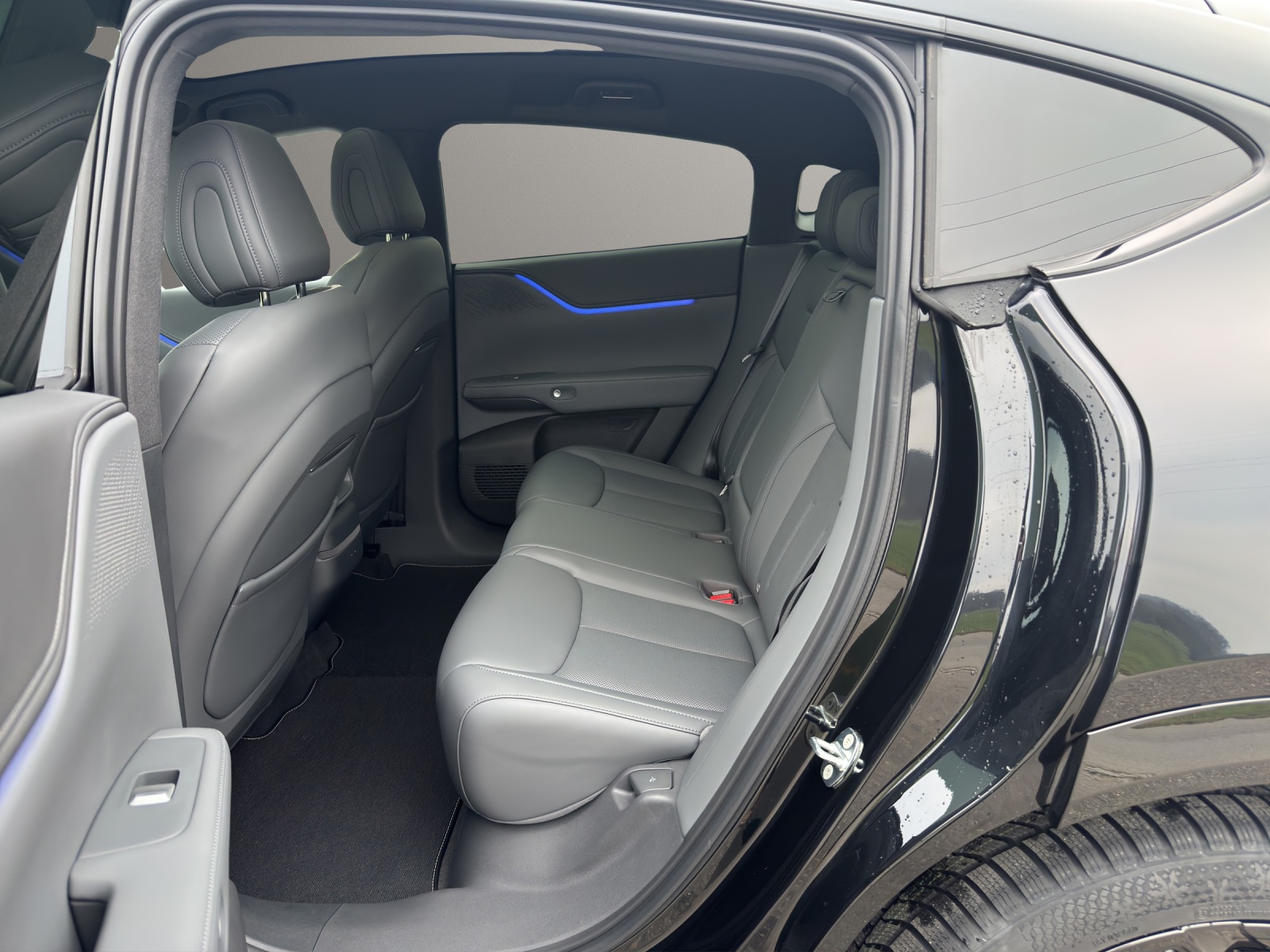 XPENG G6 Performance AWD Black Edition-image-9
