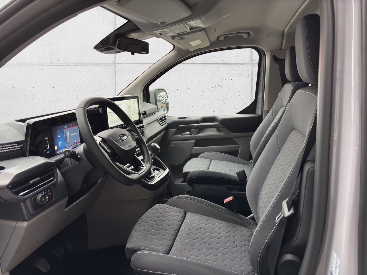 FORD Transit C Nugget 320 L1 2.0 EcoBlue 150 Titanium-image-9