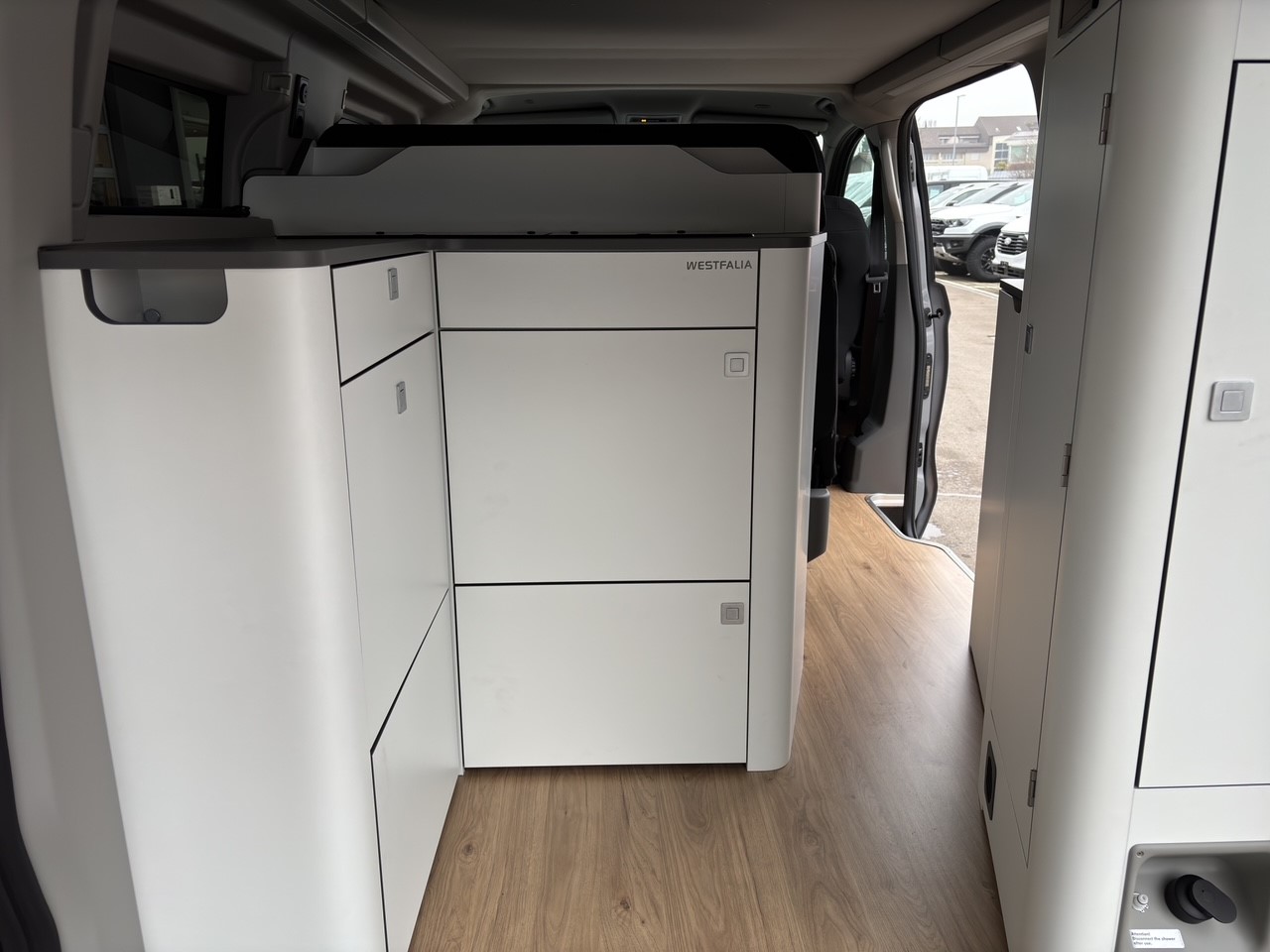 FORD Transit C Nugget 320 L1 2.0 EcoBlue 150 Titanium-image-11