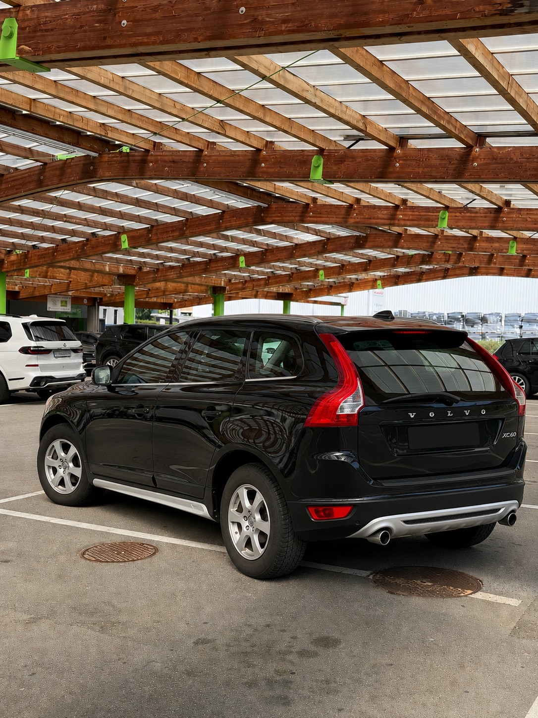 VOLVO XC60 D5 AWD R-Design-image-3