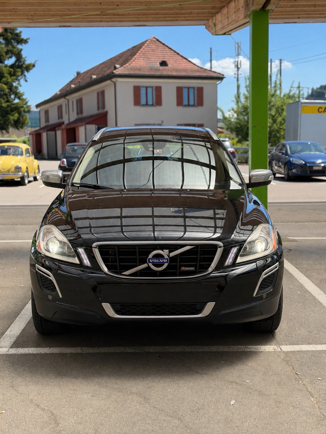 VOLVO XC60 D5 AWD R-Design-image-1