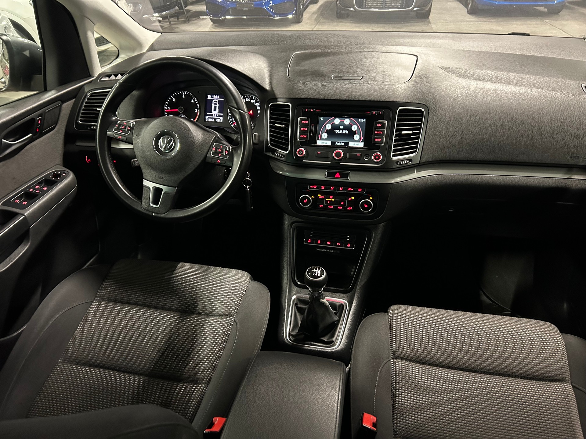 VW Sharan 2.0 TDI 4Motion 7 Plätze-image-14