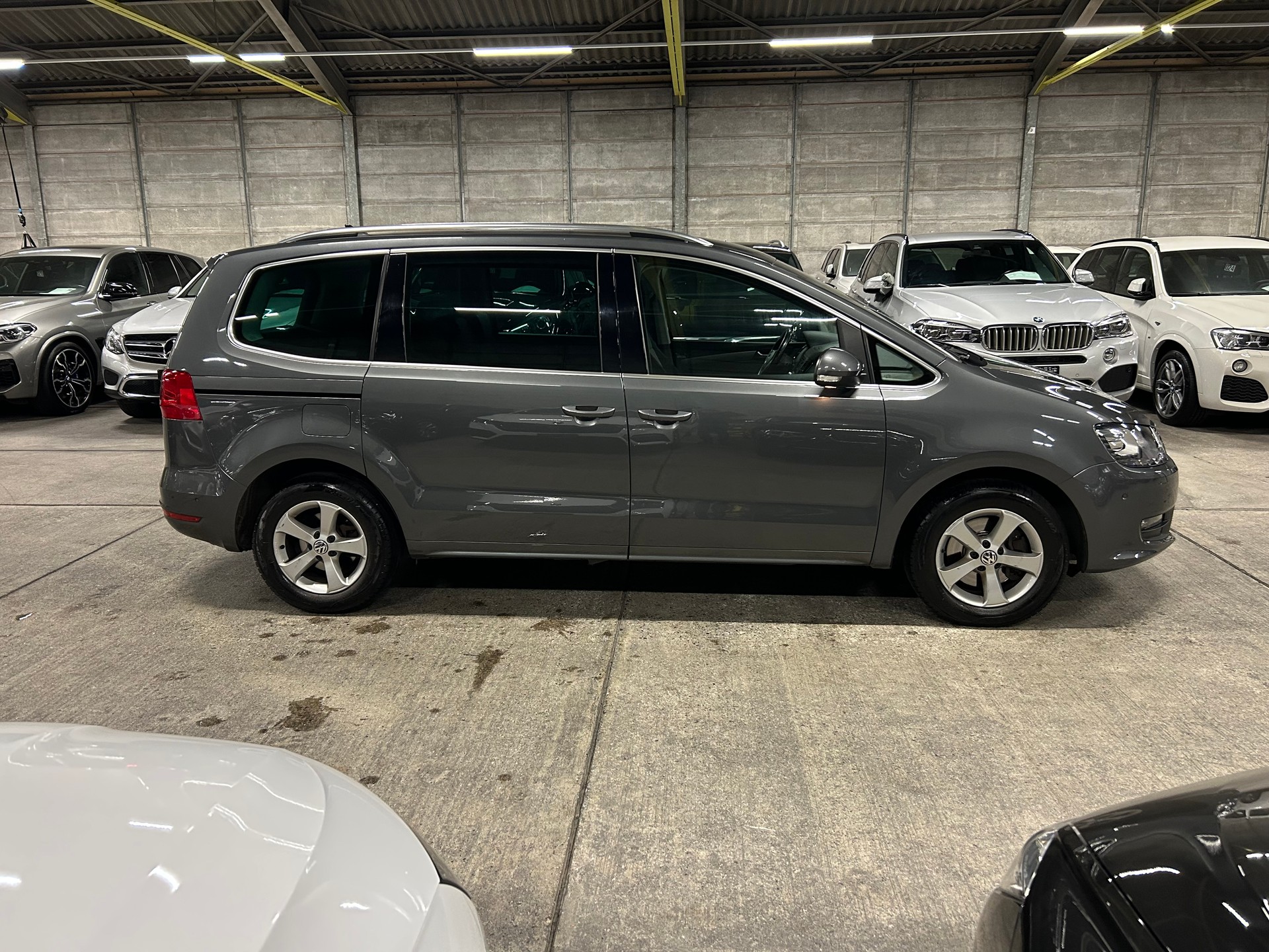 VW Sharan 2.0 TDI 4Motion 7 Plätze-image-3