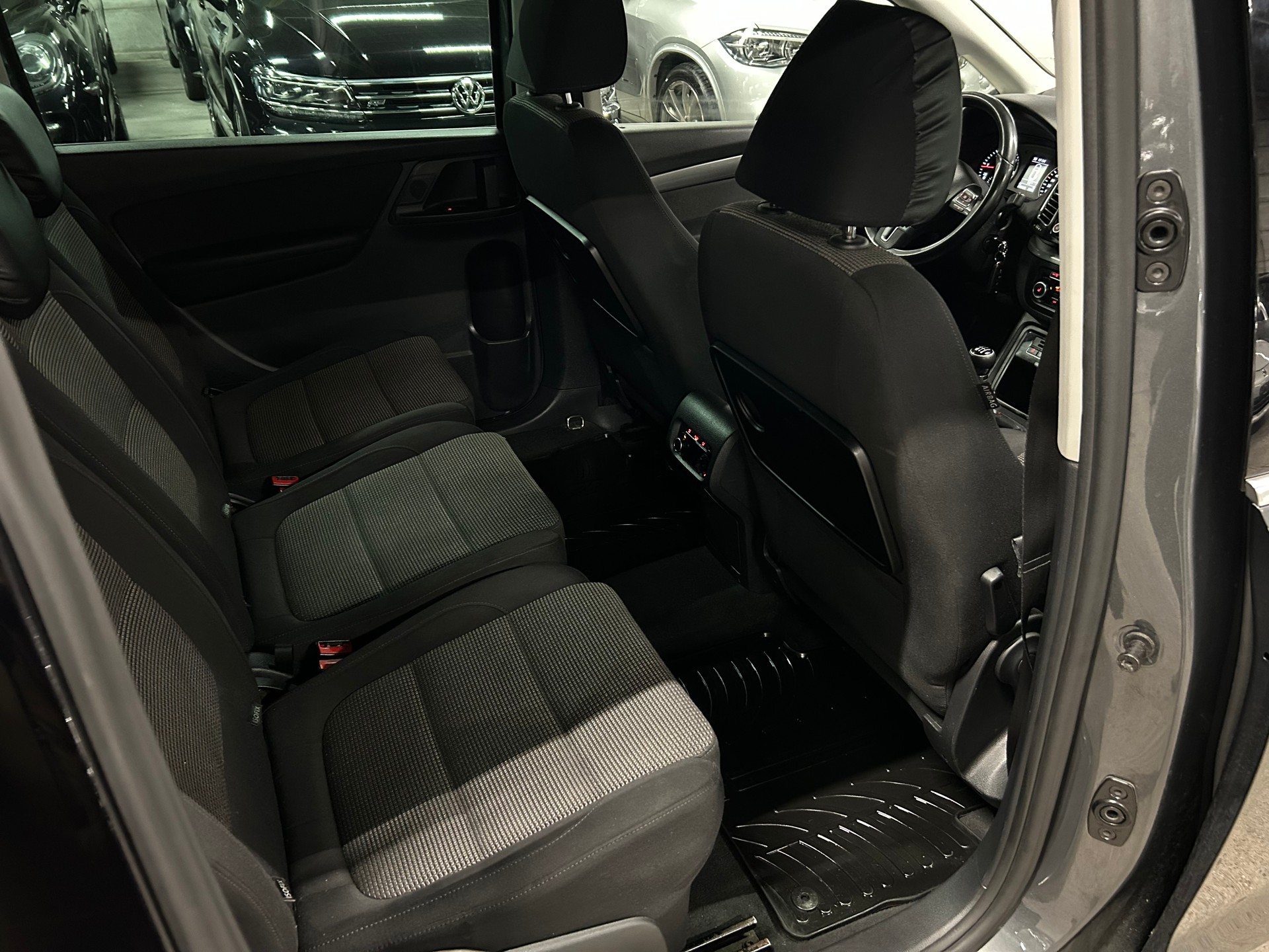 VW Sharan 2.0 TDI 4Motion 7 Plätze-image-13