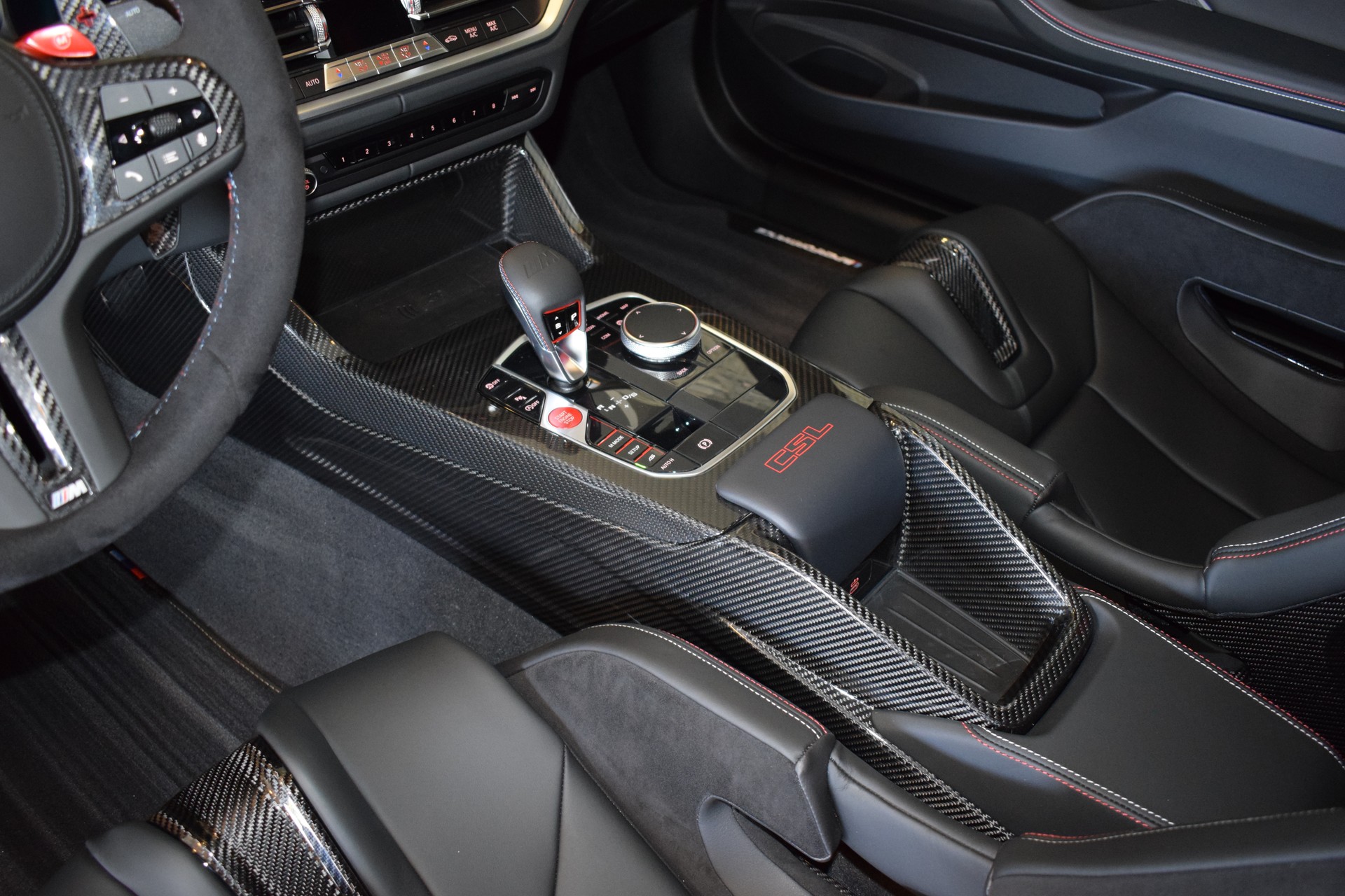 BMW M4 CSL Coupé-image-12