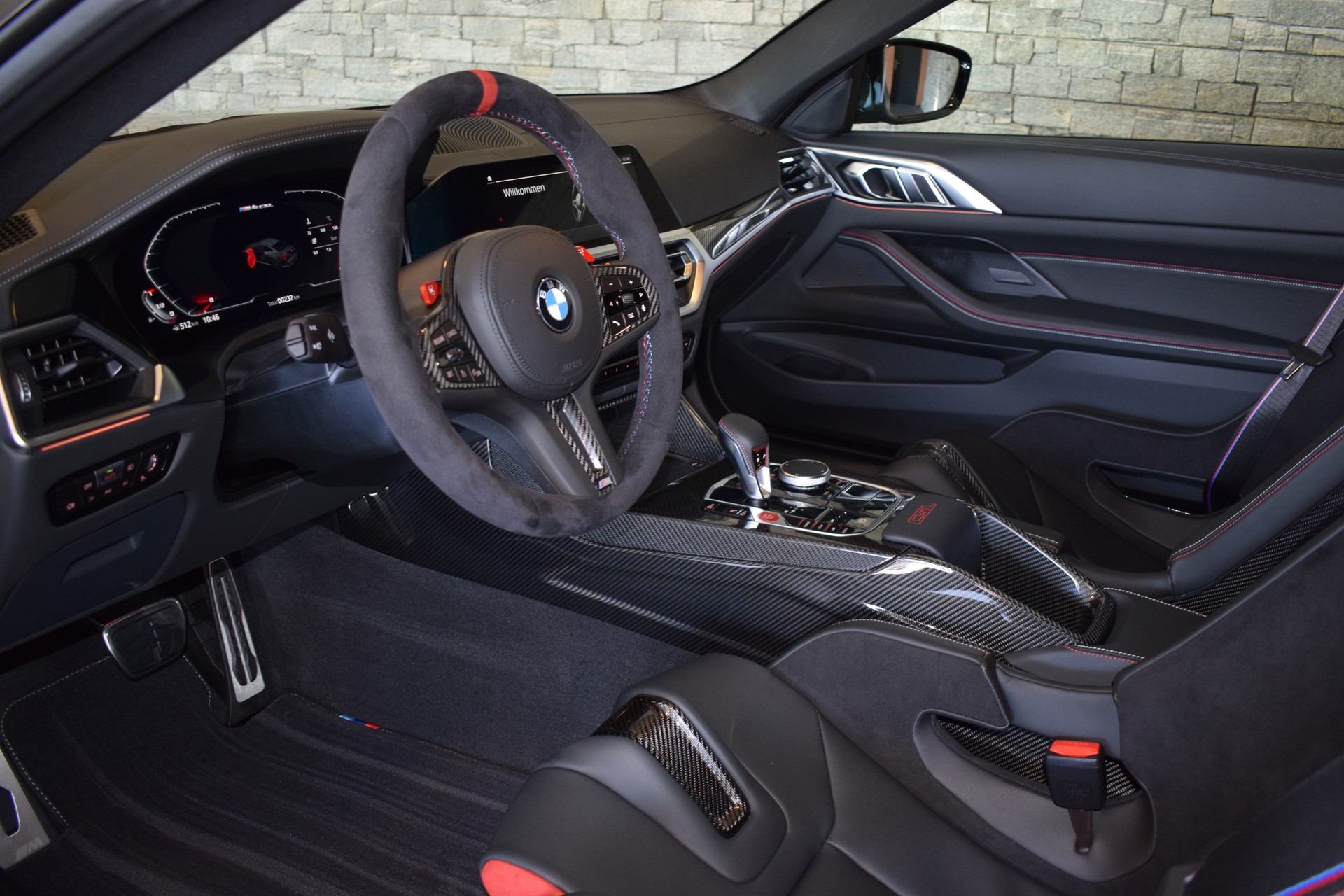 BMW M4 CSL Coupé-image-10