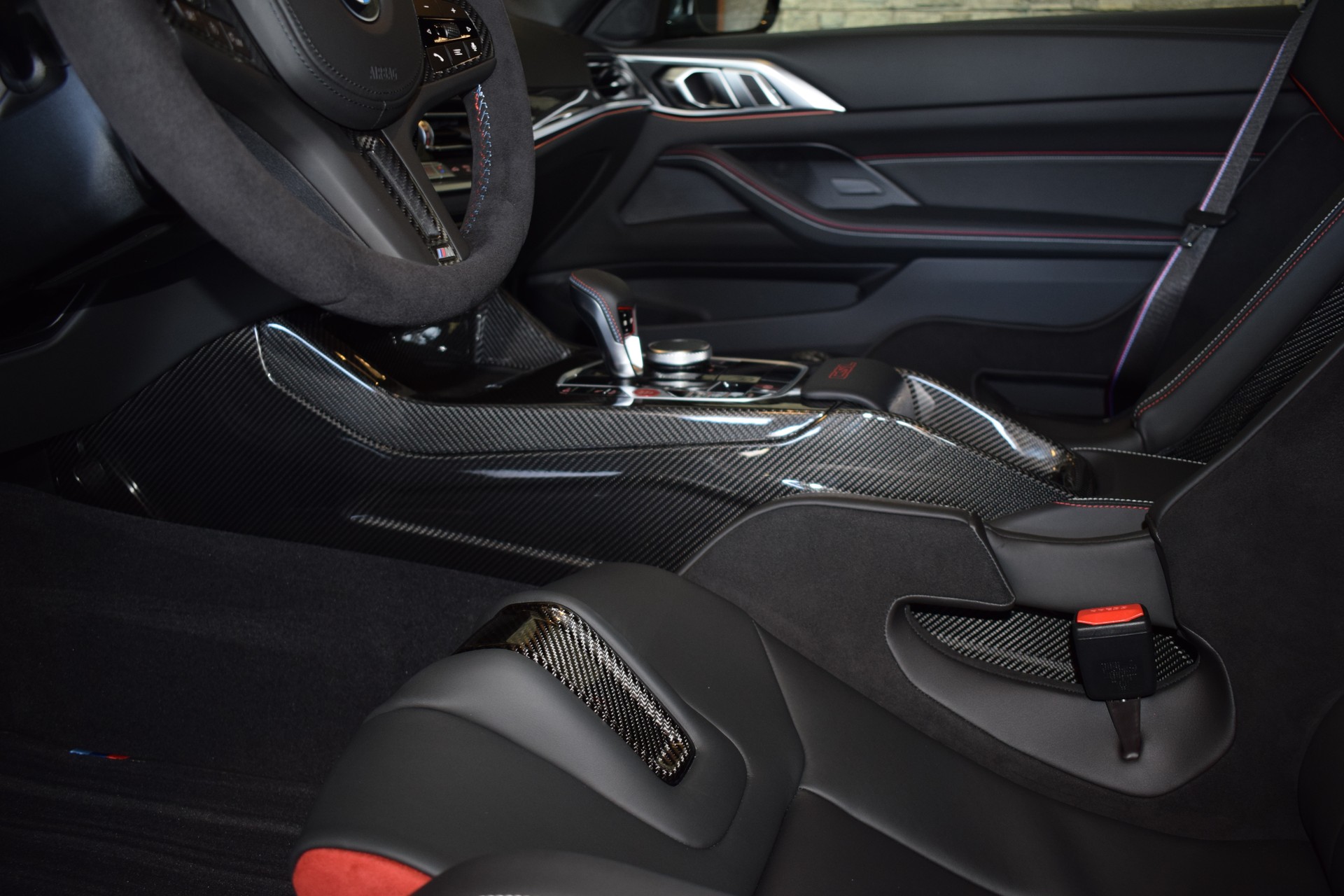 BMW M4 CSL Coupé-image-11