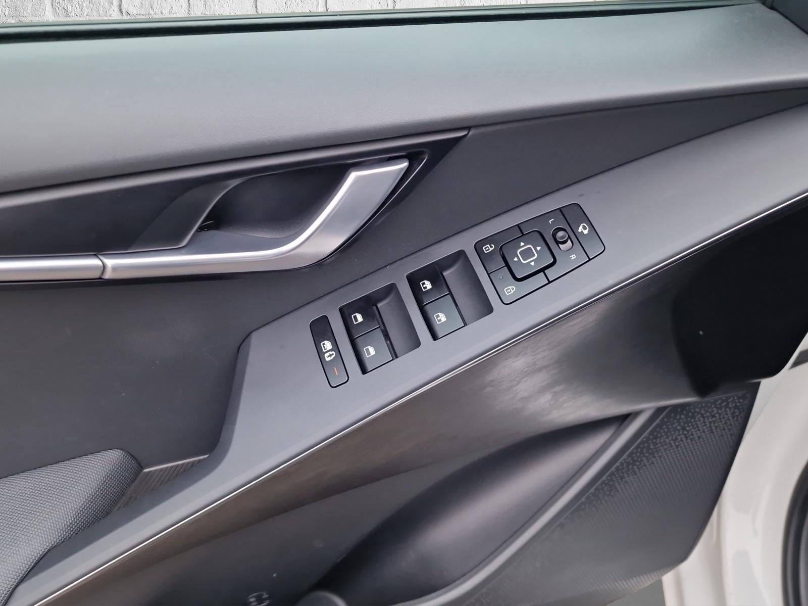 KIA Niro 1.6 GDi Plug-in Hybrid Power Edition-image-12