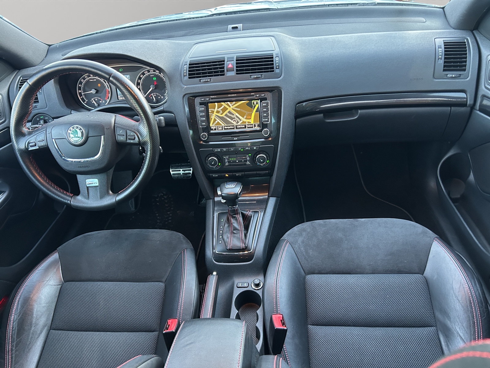 SKODA Octavia Combi 2.0 TDI RS DSG-image-7