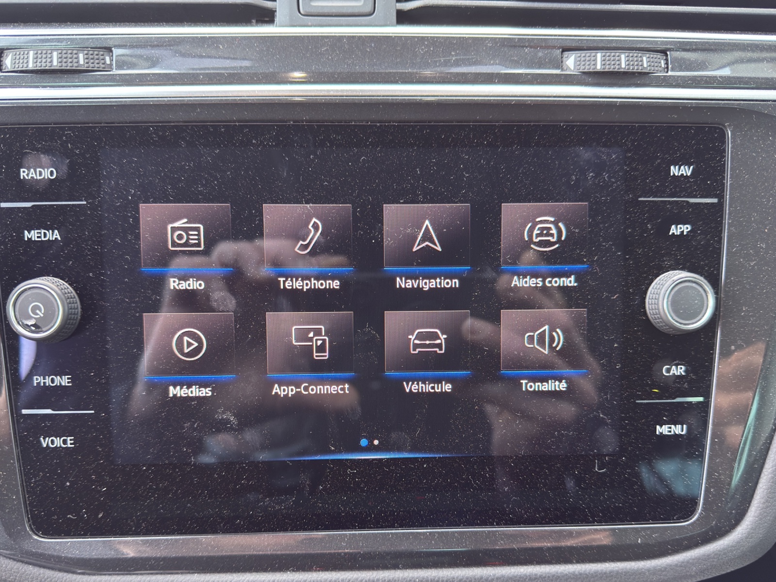 VW Tiguan 2.0 TDI SCR Elegance 4Motion DSG-image-15