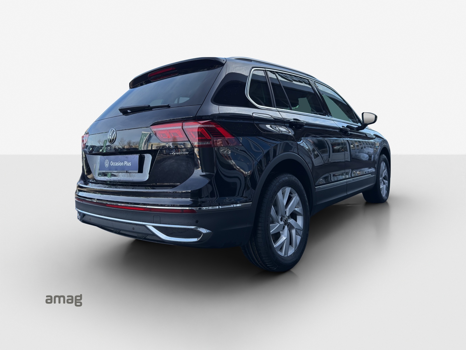 VW Tiguan 2.0 TDI SCR Elegance 4Motion DSG-image-4