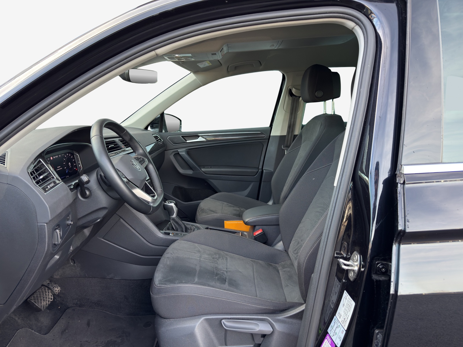 VW Tiguan 2.0 TDI SCR Elegance 4Motion DSG-image-7