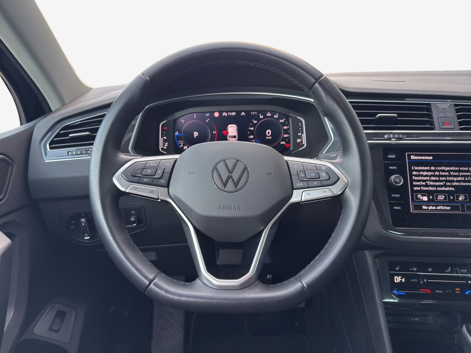 VW Tiguan 2.0 TDI SCR Elegance 4Motion DSG-image-9