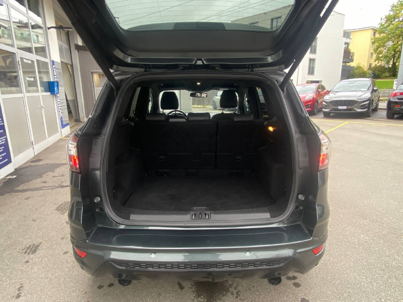 FORD Kuga 2.0 TDCi 150 ST-Line FPS-image-9