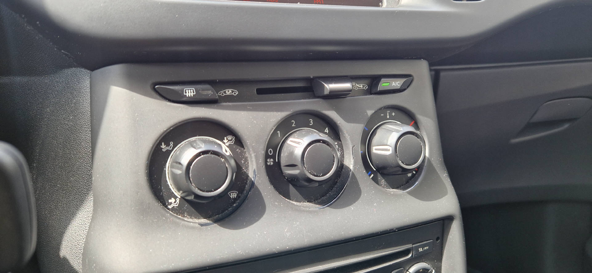 CITROEN C3 1.2 PureTech Attraction-image-6