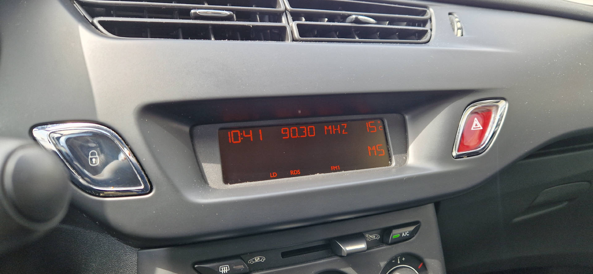 CITROEN C3 1.2 PureTech Attraction-image-5