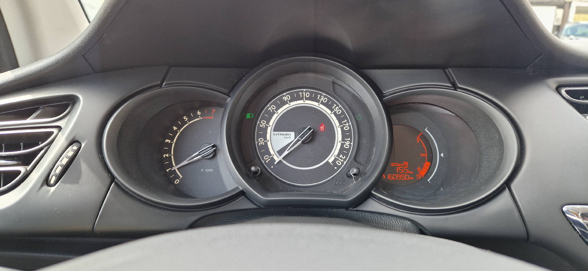 CITROEN C3 1.2 PureTech Attraction-image-9
