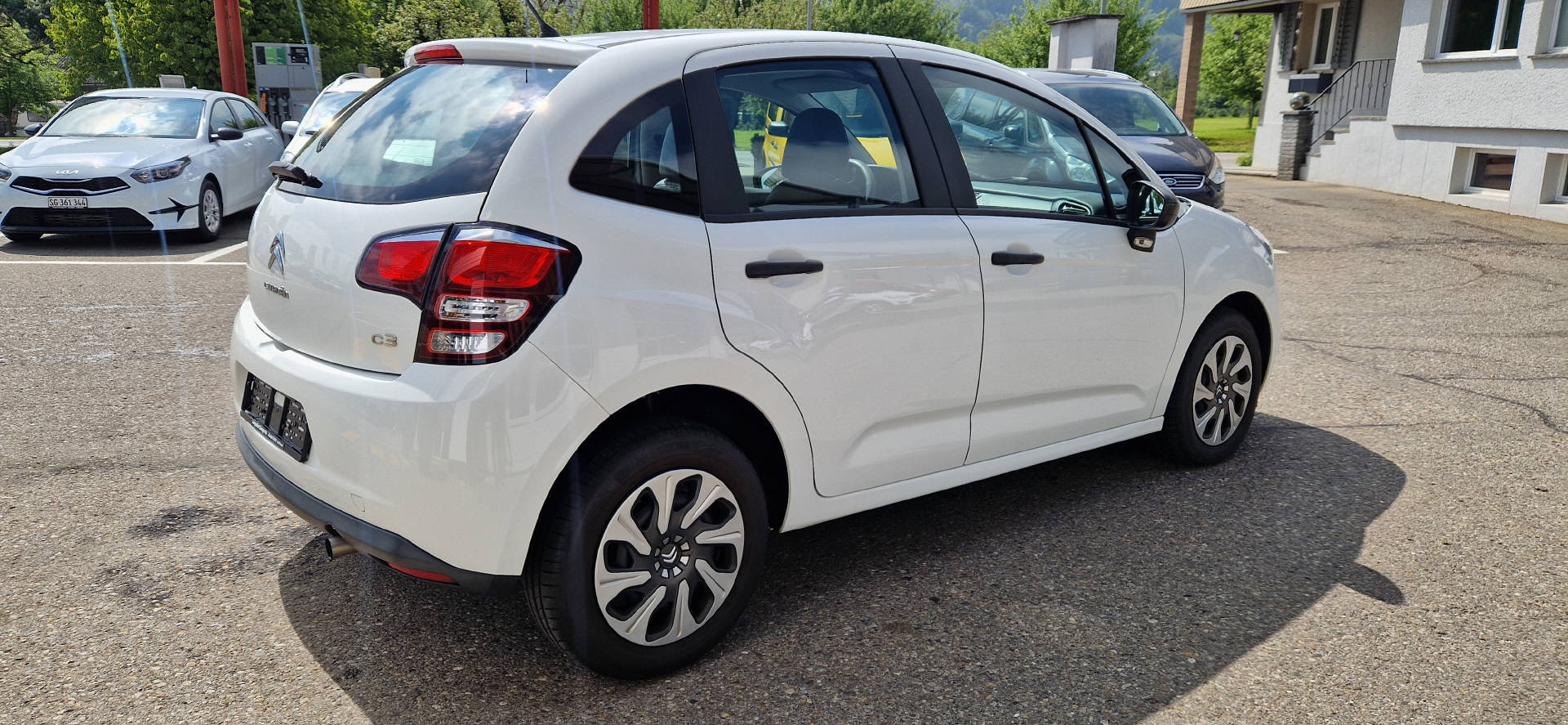 CITROEN C3 1.2 PureTech Attraction-image-13