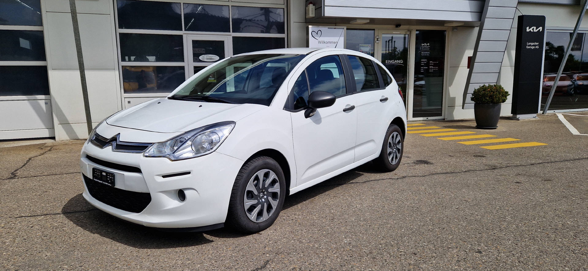 CITROEN C3 1.2 PureTech Attraction-image-1