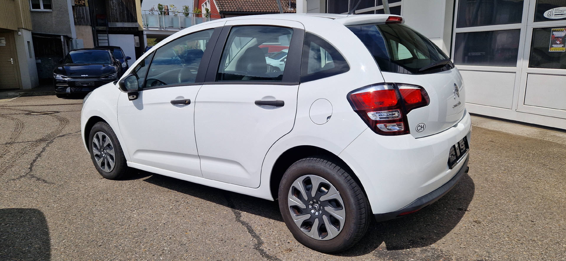 CITROEN C3 1.2 PureTech Attraction-image-11