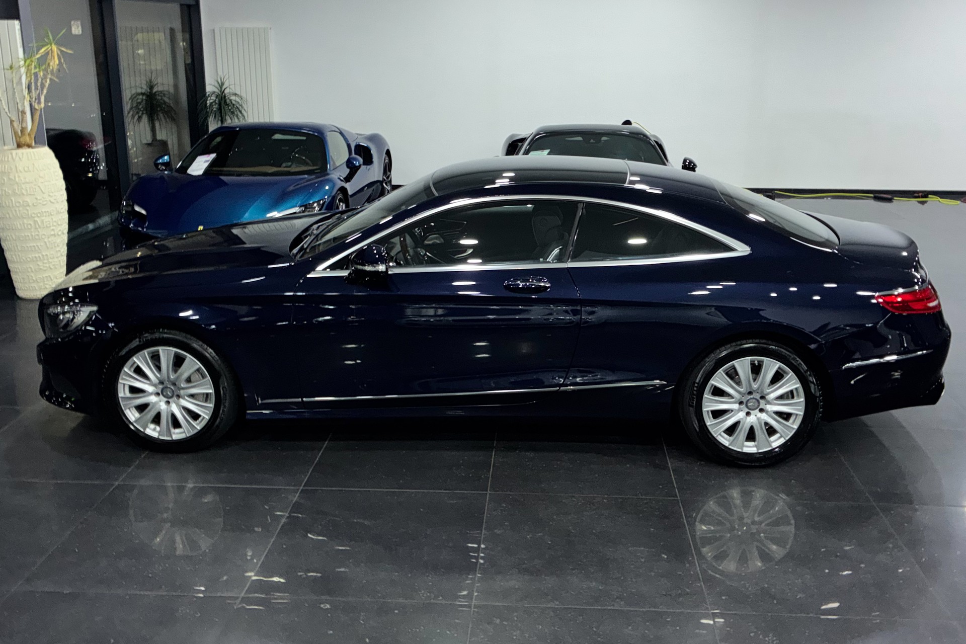 MERCEDES-BENZ S 500 Coupé 4Matic 7G-Tronic-image-3