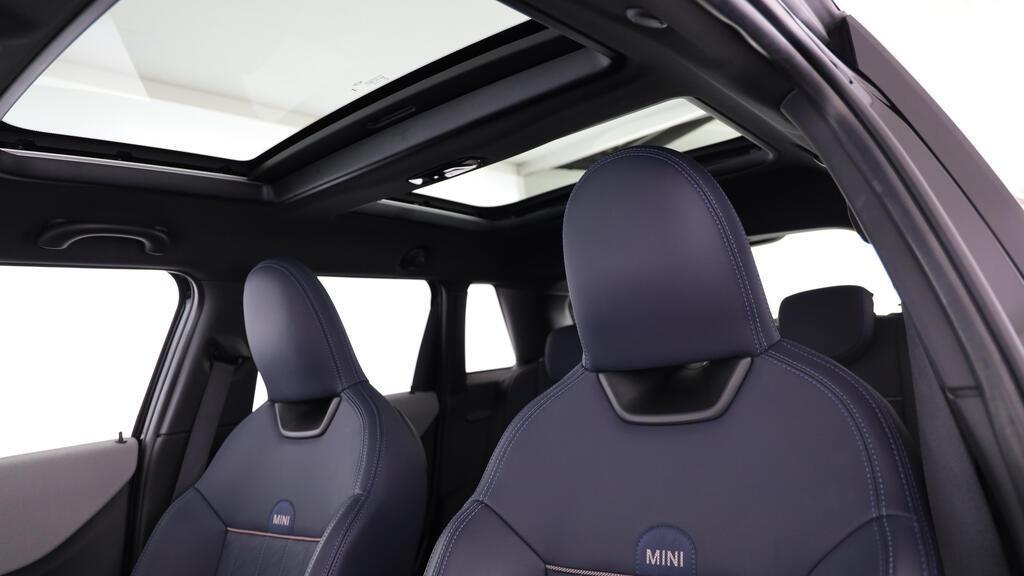 MINI Cooper 5 door C-image-17