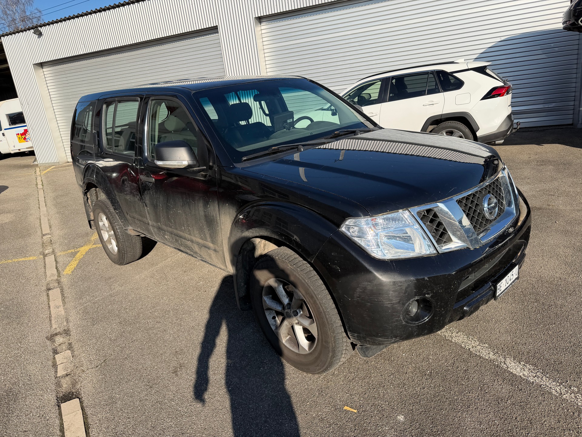 NISSAN Pathfinder 2.5 dCi SE-image-0