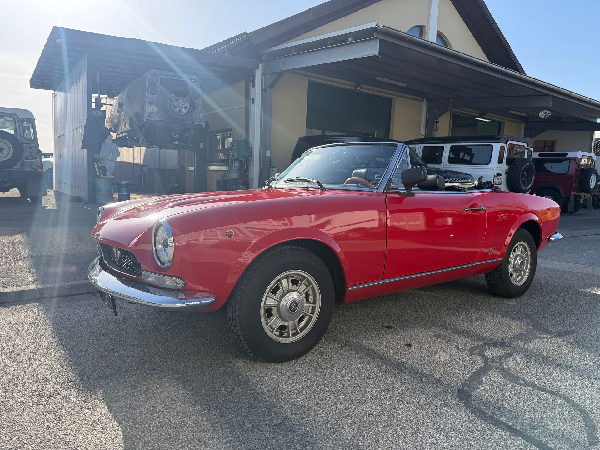 FIAT 124 Spider-image-2